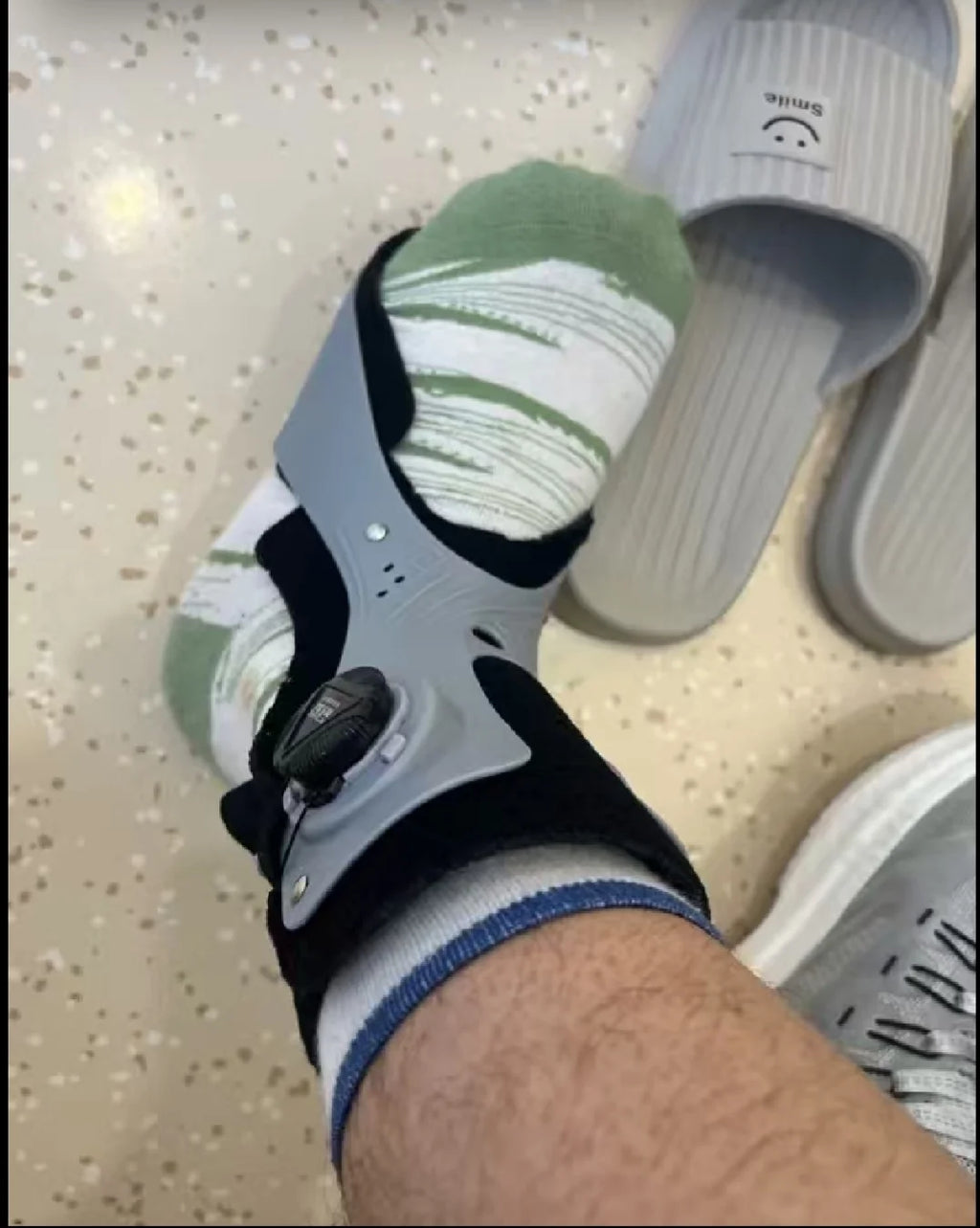 Dial-Adjustable Air Cushion Ankle Support