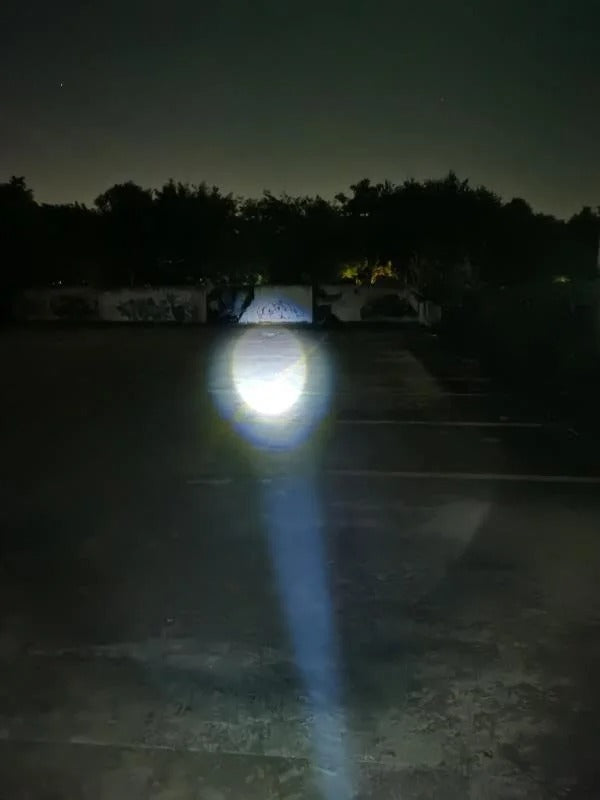 Adjustable Focus High-Brightness LED Flashlight